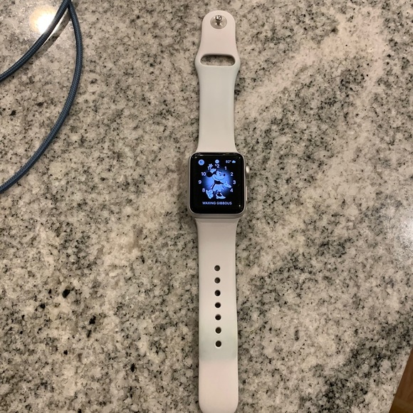 Apple Watch Series 3 - Picture 1 of 11